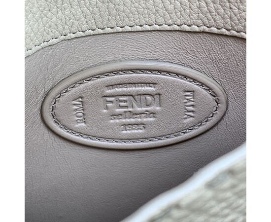 FENDI Borsa a Mano in Pelle Col. Rosa Peekaboo X-Lite M FENDI Borsa a Mano in Pelle Col. Rosa Peekaboo X-Lite M