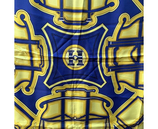 HERMES Foulard Vintage in Seta Col. Blu Carre 90 HERMES Foulard Vintage in Seta Col. Blu Carre 90