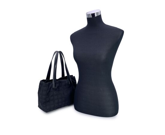 CHANEL Borsa Shopper in Tela Col. Nero New Travel Line M CHANEL Borsa Shopper in Tela Col. Nero New Travel Line M