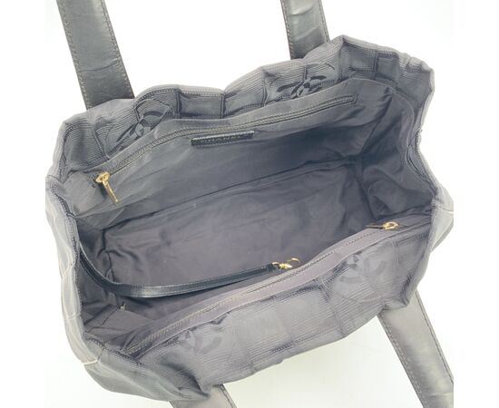 CHANEL Borsa Shopper in Tela Col. Nero New Travel Line M CHANEL Borsa Shopper in Tela Col. Nero New Travel Line M