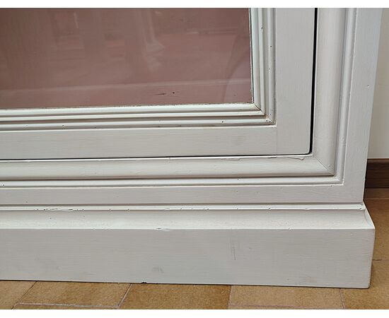 Gruppo di librerie con tavoli