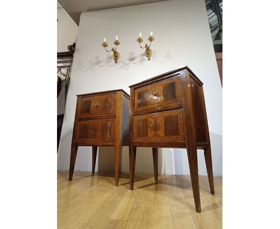 PAIR OF NEOCLASSICAL INLAID BEDSIDE TABLES, LATE 18TH CENTURY PAIR OF NEOCLASSICAL INLAID BEDSIDE TABLES, LATE 18TH CENTURY