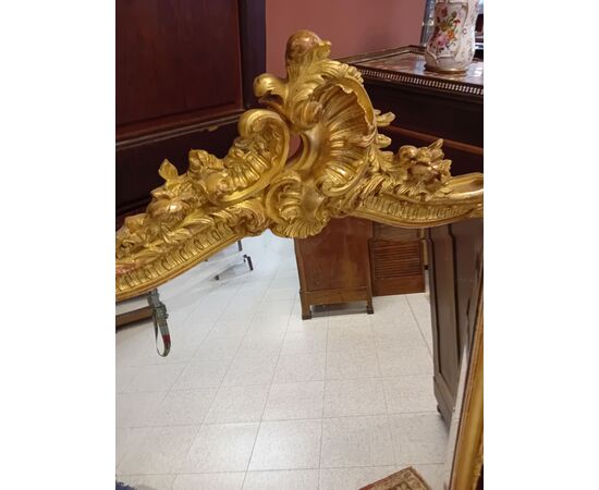 Gilded wooden mirror Gilded wooden mirror