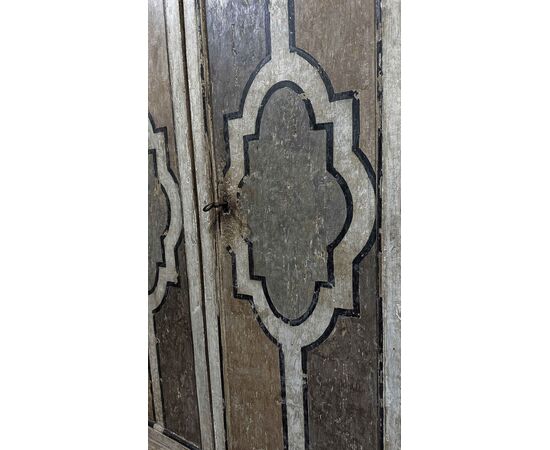 LOUIS XIV PAINTED CABINET, FIRST HALF OF THE 18TH CENTURY LOUIS XIV PAINTED CABINET, FIRST HALF OF THE 18TH CENTURY