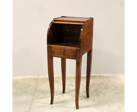 Antico comodino Direttorio in noce - Italia epoca '700 Antico comodino Direttorio in noce - Italia epoca '700