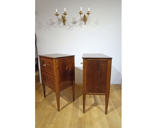 PAIR OF NEOCLASSICAL INLAID BEDSIDE TABLES, LATE 18TH CENTURY PAIR OF NEOCLASSICAL INLAID BEDSIDE TABLES, LATE 18TH CENTURY