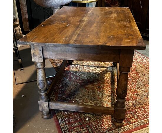 TAV327 - Tavolo antico con cassetto centrale, epoca '600, misure cm L 150 x P 90 x H 83