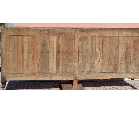 Grande credenza provenzale in noce, seconda metà del XVIII secolo Grande credenza provenzale in noce, seconda metà del XVIII secolo