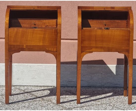 Coppia di comodini a rullo, area veneta (probabilmente Vicenza), inizi XIX secolo Coppia di comodini a rullo, area veneta (probabilmente Vicenza), inizi XIX secolo