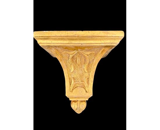 Mensolina applique in legno intagliato e foglia oro. Periodo Impero.