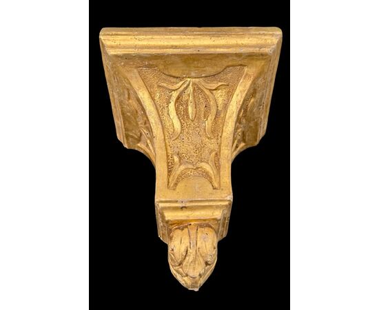 Mensolina applique in legno intagliato e foglia oro. Periodo Impero.
