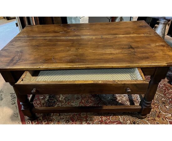 TAV327 - Tavolo antico con cassetto centrale, epoca '600, misure cm L 150 x P 90 x H 83