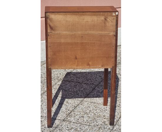 Coppia di comodini a rullo, area veneta (probabilmente Vicenza), inizi XIX secolo Coppia di comodini a rullo, area veneta (probabilmente Vicenza), inizi XIX secolo