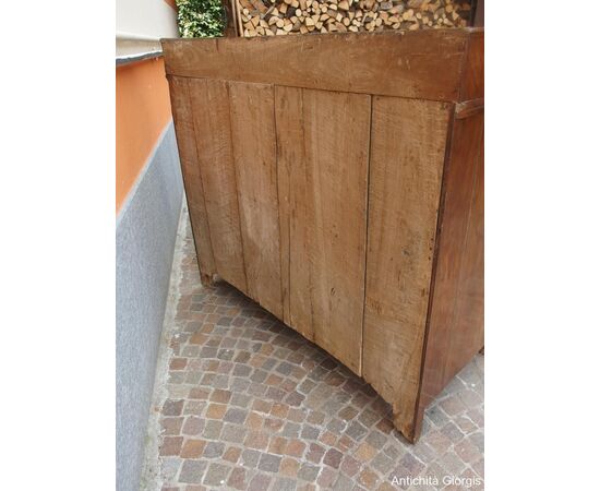 Walnut veneered chest of drawers (dresser) from the 18th century