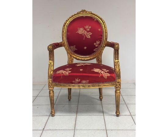 Poltrona Napoleone III in legno intagliato e dorato