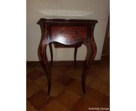 TAVOLINO INTARSIATO STILE NAPOLEONE III TAVOLINO INTARSIATO STILE NAPOLEONE III