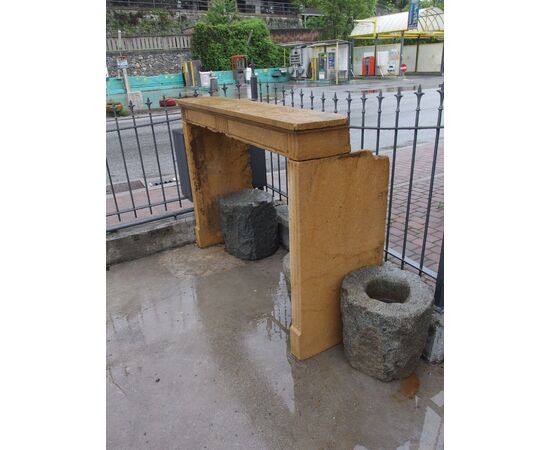 CAMINO IN PIETRA ANTICO EPOCA FINE 700