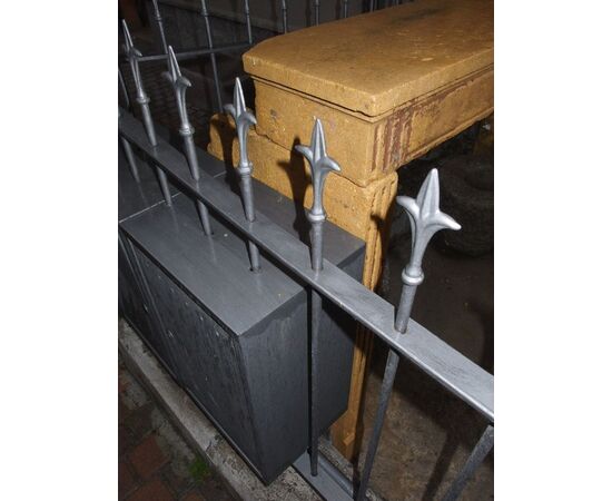 CAMINO IN PIETRA ANTICO EPOCA FINE 700