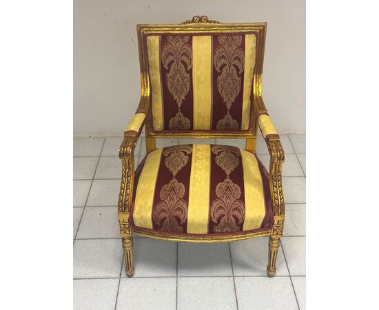 Poltrona Napoleone III in legno intagliato e dorato