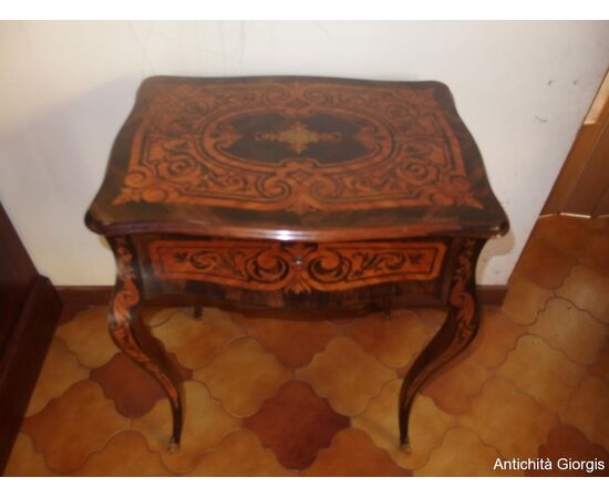 TAVOLINO INTARSIATO STILE NAPOLEONE III TAVOLINO INTARSIATO STILE NAPOLEONE III