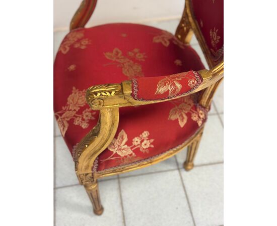 Poltrona Napoleone III in legno intagliato e dorato