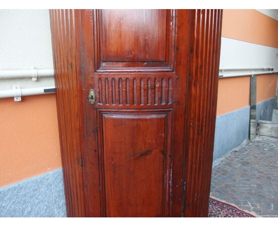 RUSTIC ONE-DOOR CORNER CABINET, LATE 18TH CENTURY, L90 x D side 59 x H190 cm