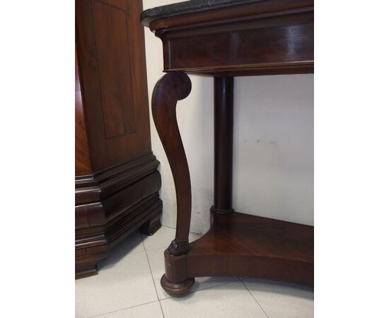 Carlo X style mahogany console from the 1800s, l119xW50xH96 cm. Carlo X style mahogany console from the 1800s, l119xW50xH96 cm.
