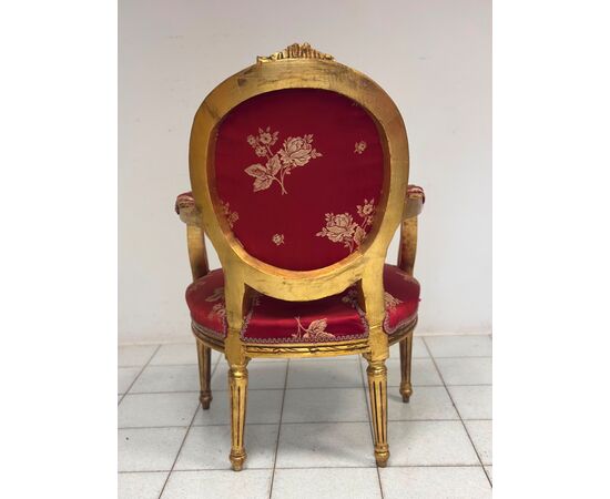 Poltrona Napoleone III in legno intagliato e dorato