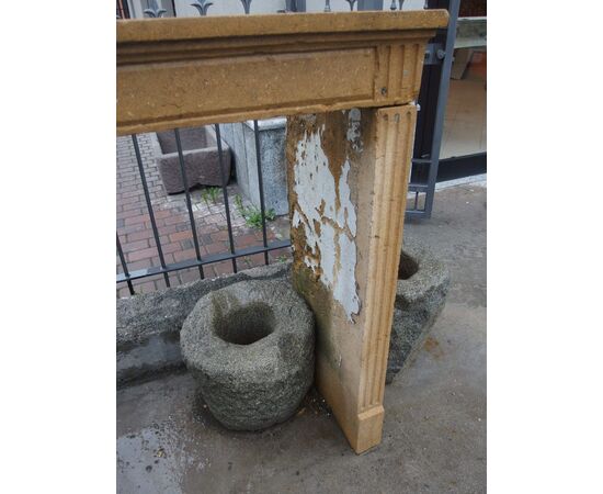 CAMINO IN PIETRA ANTICO EPOCA FINE 700