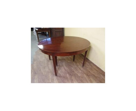 Extendable oval mahogany Luigi XVI table from the 19th century, L 146xW117xH77 cm