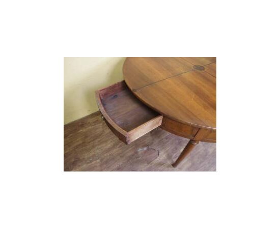 Round walnut table in Piedmontese Directory style, 19th century, diameter 130xH80 cm
