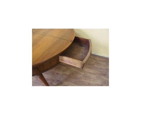 Round walnut table in Piedmontese Directory style, 19th century, diameter 130xH80 cm