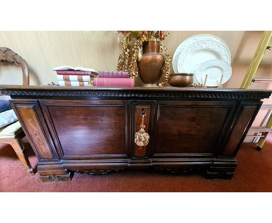 Chest. Mantuan manufacture of the 17th century.