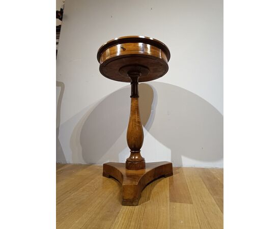 CARLO X WALNUT AND CHERRY SIDE TABLE - MID 19TH CENTURY