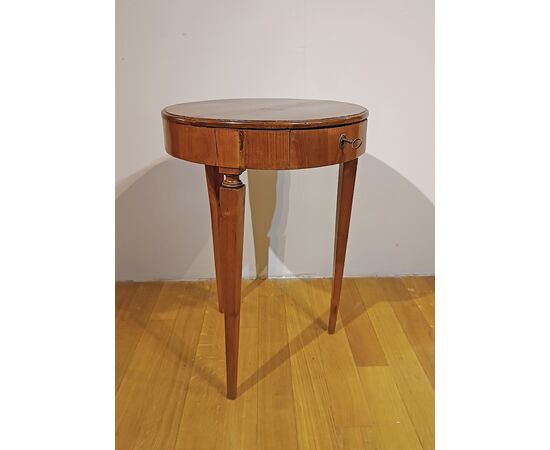 LOUIS XVI WALNUT TABLE, SECOND HALF OF THE 18TH CENTURY