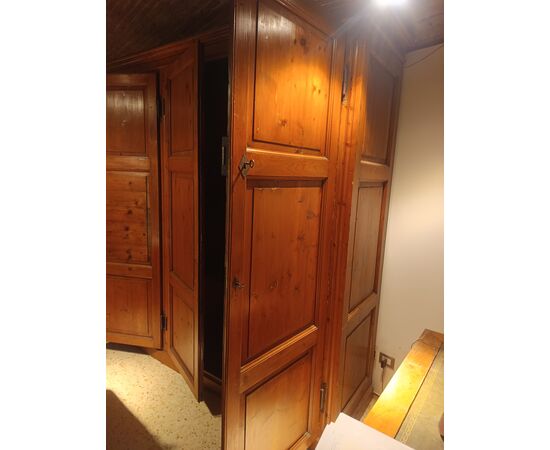 Elegante armadio dell'800