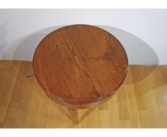 LOUIS XVI WALNUT TABLE, SECOND HALF OF THE 18TH CENTURY