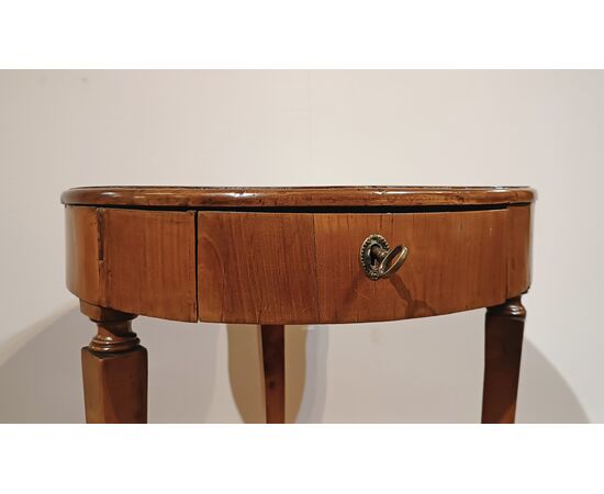 LOUIS XVI WALNUT TABLE, SECOND HALF OF THE 18TH CENTURY