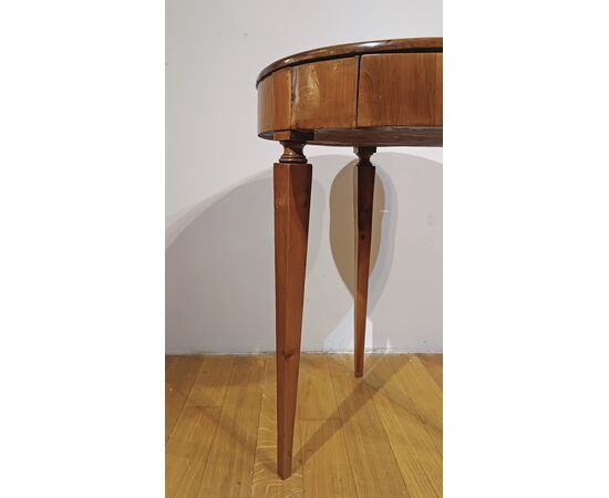 LOUIS XVI WALNUT TABLE, SECOND HALF OF THE 18TH CENTURY