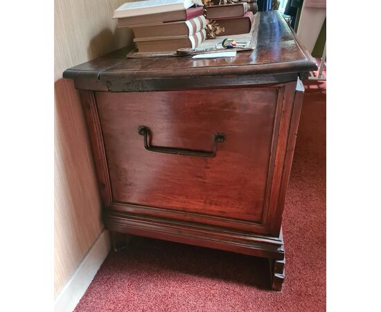 Cassapanca. Manifattura mantovana del XVII secolo.