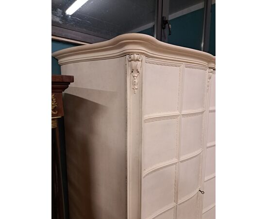 Painted 4-door wardrobe