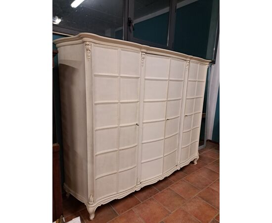 Painted 4-door wardrobe
