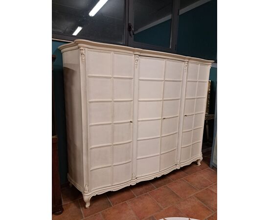 Painted 4-door wardrobe