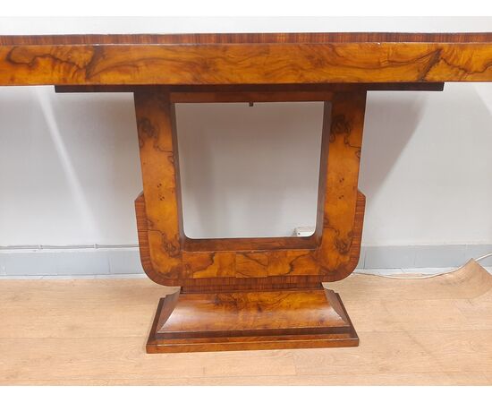 Coppia di grandi console art deco razionaliste in noce e radica anno 1930 Coppia di grandi console art deco razionaliste in noce e radica anno 1930