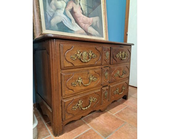 18th century walnut chest of drawers