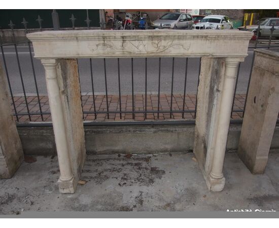 CAMINO CON COLONNE IN PIETRA DELLA BORGOGNA EPOCA 800 cm L125xP30xH113 CAMINO CON COLONNE IN PIETRA DELLA BORGOGNA EPOCA 800 cm L125xP30xH113