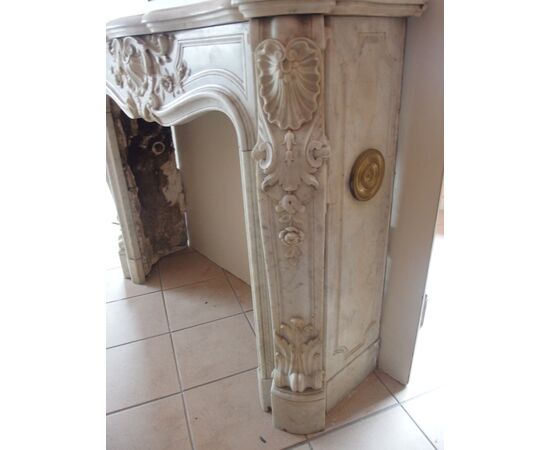 CARVED WHITE CARRARA MARBLE FIREPLACE LOUIS XV STYLE FRANCE cm L132xP43xH109 CARVED WHITE CARRARA MARBLE FIREPLACE LOUIS XV STYLE FRANCE cm L132xP43xH109