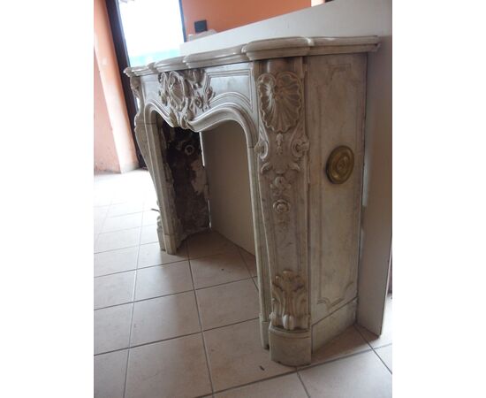 CARVED WHITE CARRARA MARBLE FIREPLACE LOUIS XV STYLE FRANCE cm L132xP43xH109 CARVED WHITE CARRARA MARBLE FIREPLACE LOUIS XV STYLE FRANCE cm L132xP43xH109