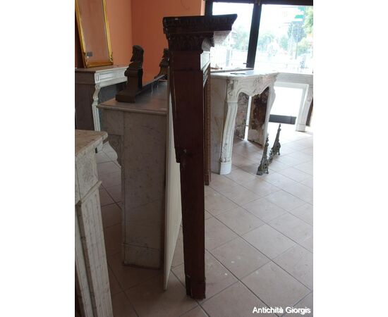 CAMINO IN LEGNO INTAGLIATO EPOCA LUIGI XVI OTTOCENTO Dimensioni: cm L170x25xH140 CAMINO IN LEGNO INTAGLIATO EPOCA LUIGI XVI OTTOCENTO Dimensioni: cm L170x25xH140