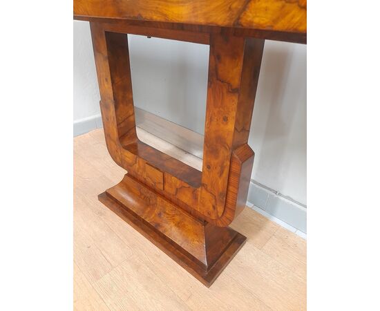 Coppia di grandi console art deco razionaliste in noce e radica anno 1930 Coppia di grandi console art deco razionaliste in noce e radica anno 1930